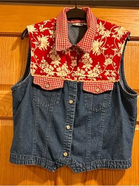 Vintage 1990s Sun River Denim Vest with Red Floral Yoke Size Large